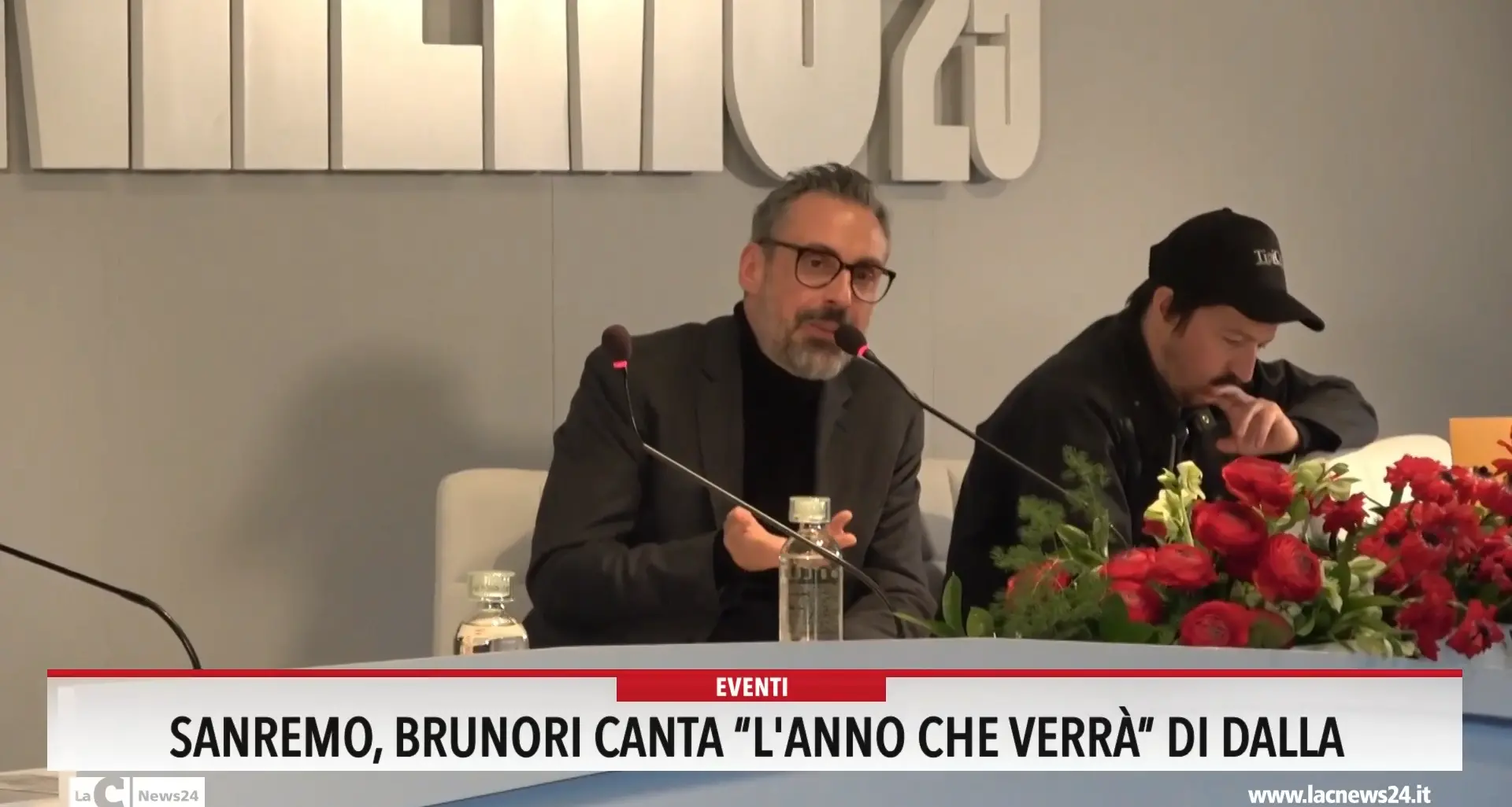 Sanremo, Brunori canta l'anno che verrà di Dalla