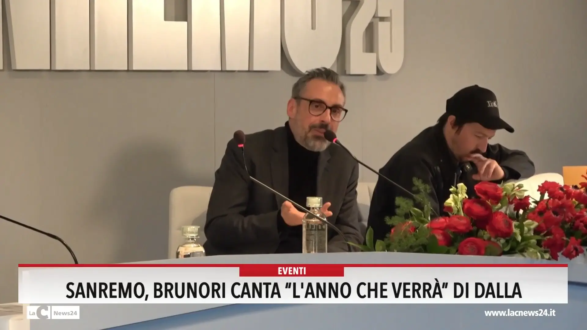 Sanremo, Brunori canta l'anno che verrà di Dalla