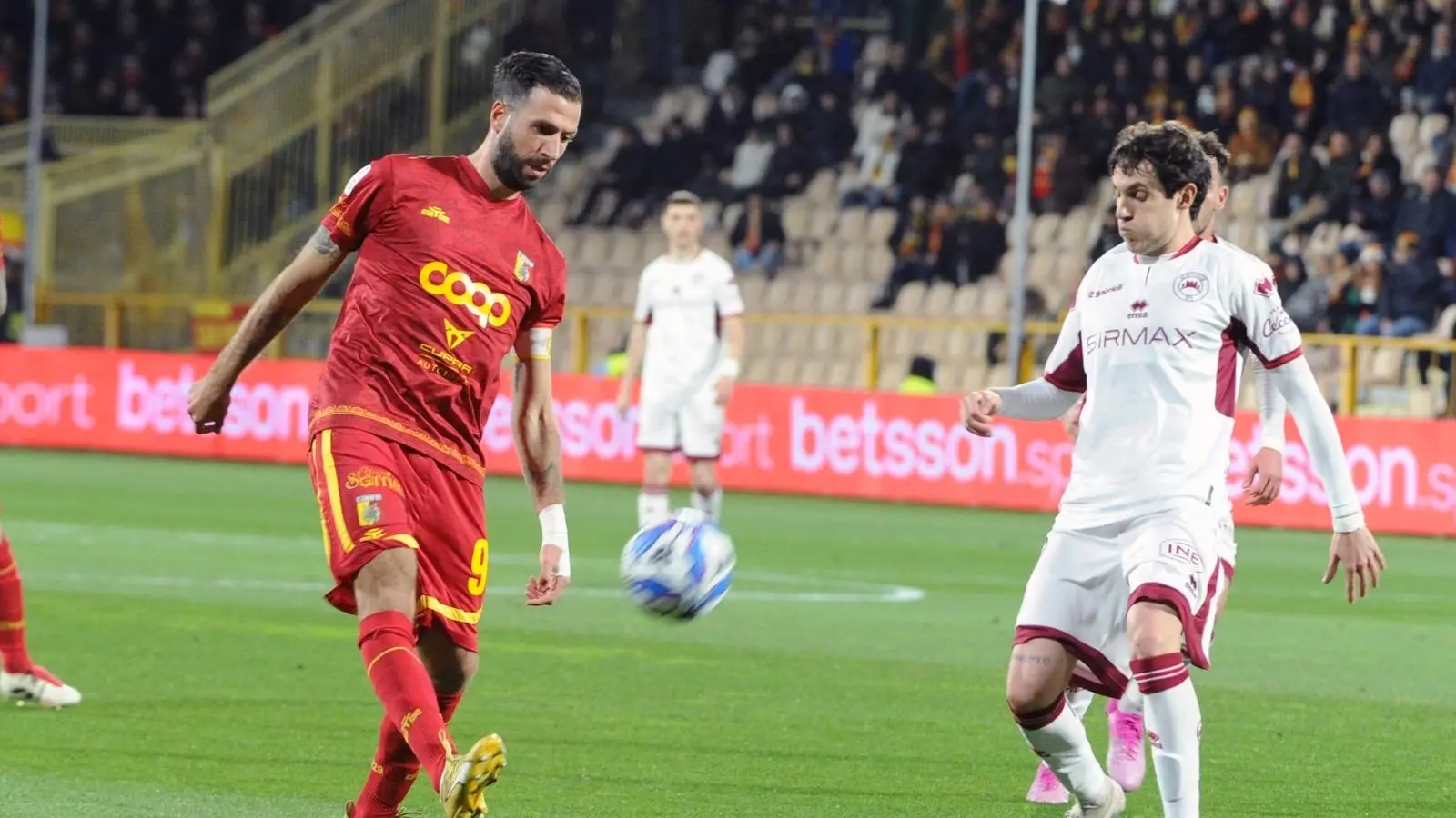 Catanzaro-Cittadella, le Aquile volano sempre più su: Iemmello segna 2 gol ma uno gli viene annullato per fuorigioco. Finale 1-0