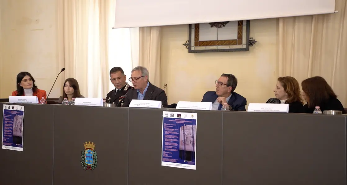 Violenza di genere e vittimizzazione secondaria,\u00A0a Corigliano Rossano esperti a confronto: «Evitare altre sofferenze a chi denuncia»