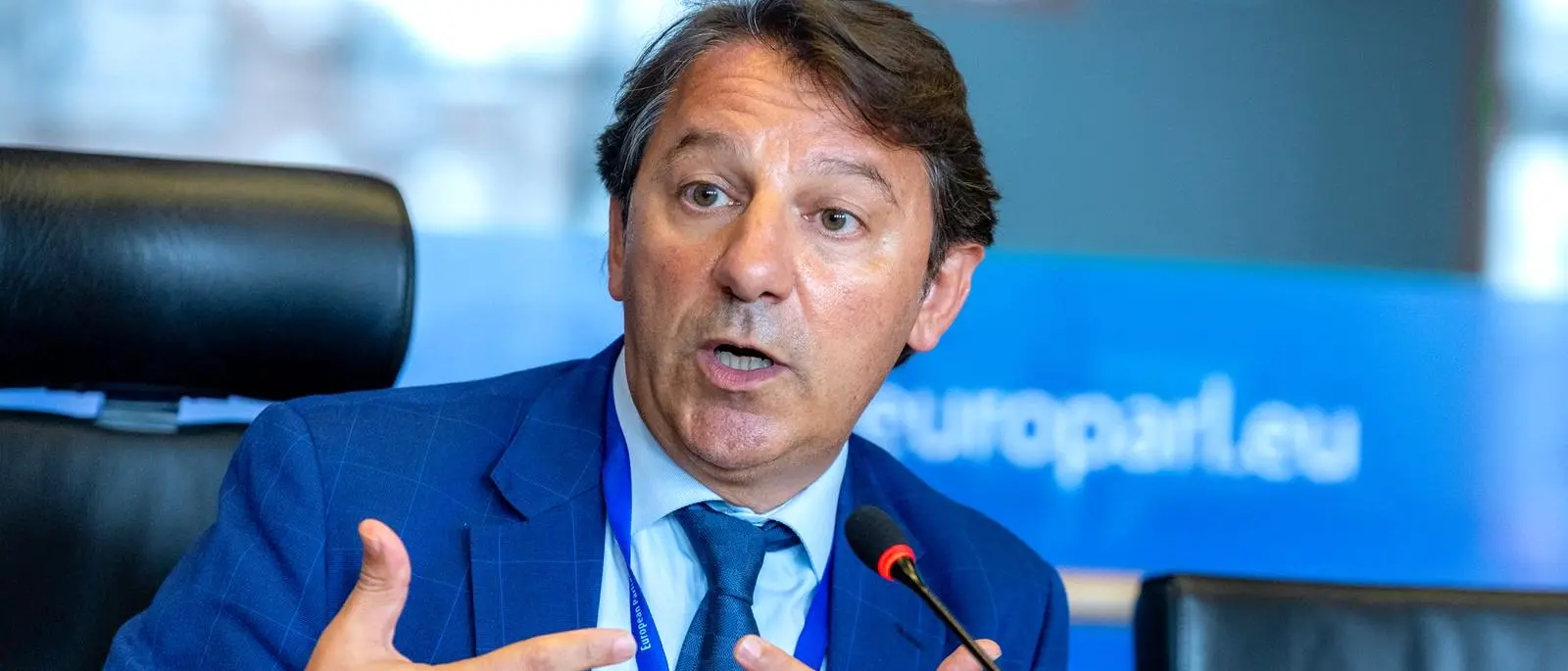 Tridico (M5S): «Futuro della Calabria a rischio per la corsa alle armi. Volevamo salvare i fondi Ue ma ci hanno fermato»\n