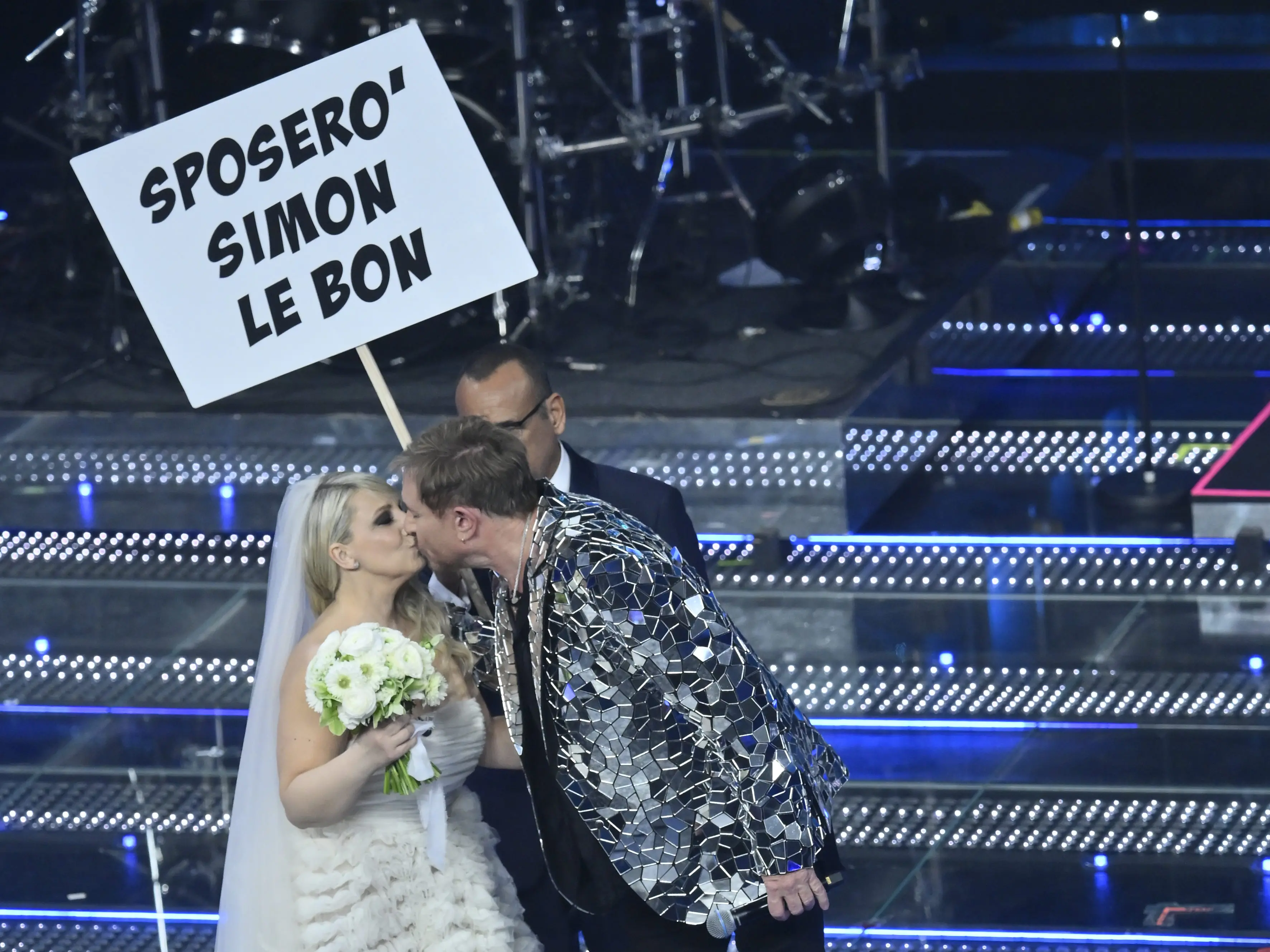 San Valentino a Sanremo: le coppie più belle del Festival 2025, tra baci e dichiarazioni d’amore