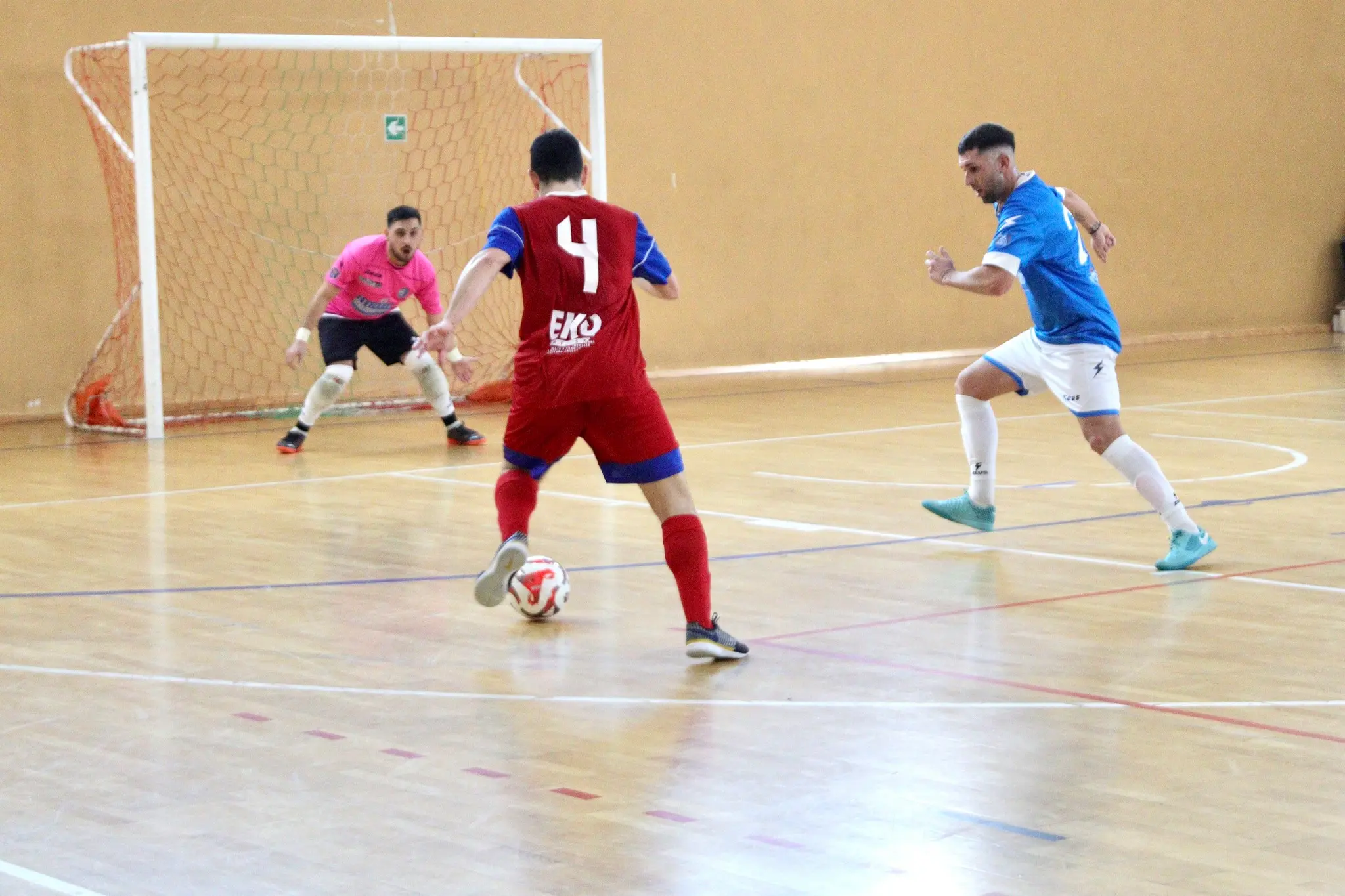 Futsal, giornata nera per le calabresi in Serie B. Resiste in C1 il duello Cetraro-Gallinese