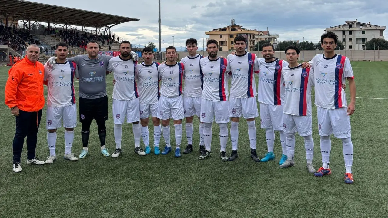 La Rossanese vince contro “tutti”. E lo “Stefano Rizzo” è la\u00A0“Bombonera”. Aloisi: «Non ci poniamo limiti»\n