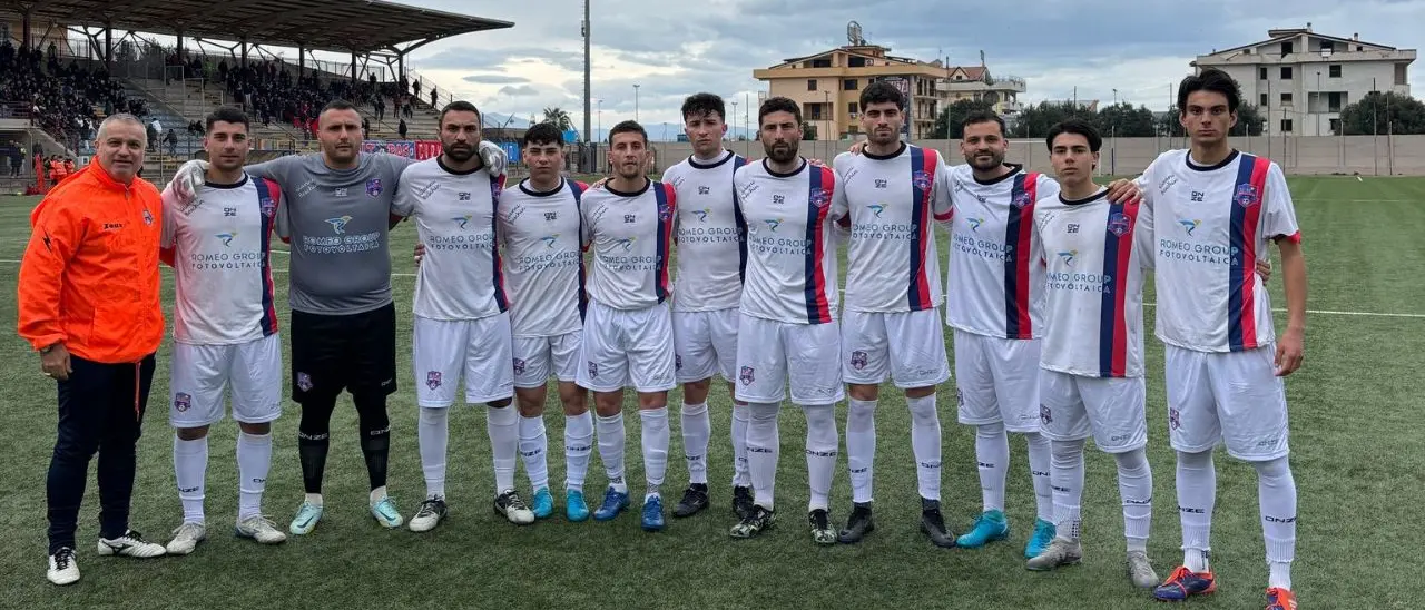 La Rossanese vince contro “tutti”. E lo “Stefano Rizzo” è la\u00A0“Bombonera”. Aloisi: «Non ci poniamo limiti»\n