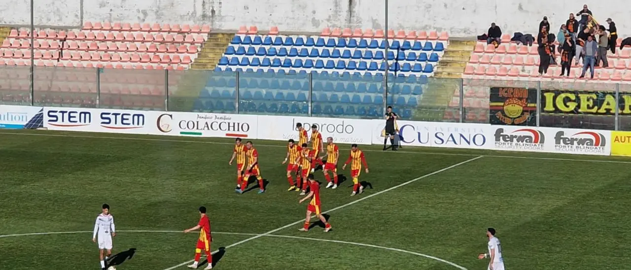 Serie D, la Vibonese cade dopo quattro vittorie consecutive contro la Nuova Igea Virtus: al Luigi Razza finisce 1-2