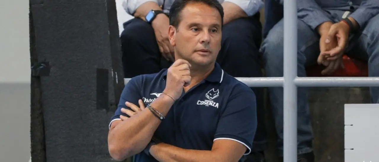 Calcio a 5, la Pirossigeno esonera mister Leo Tuoto: decisiva la sconfitta contro l’Active Network