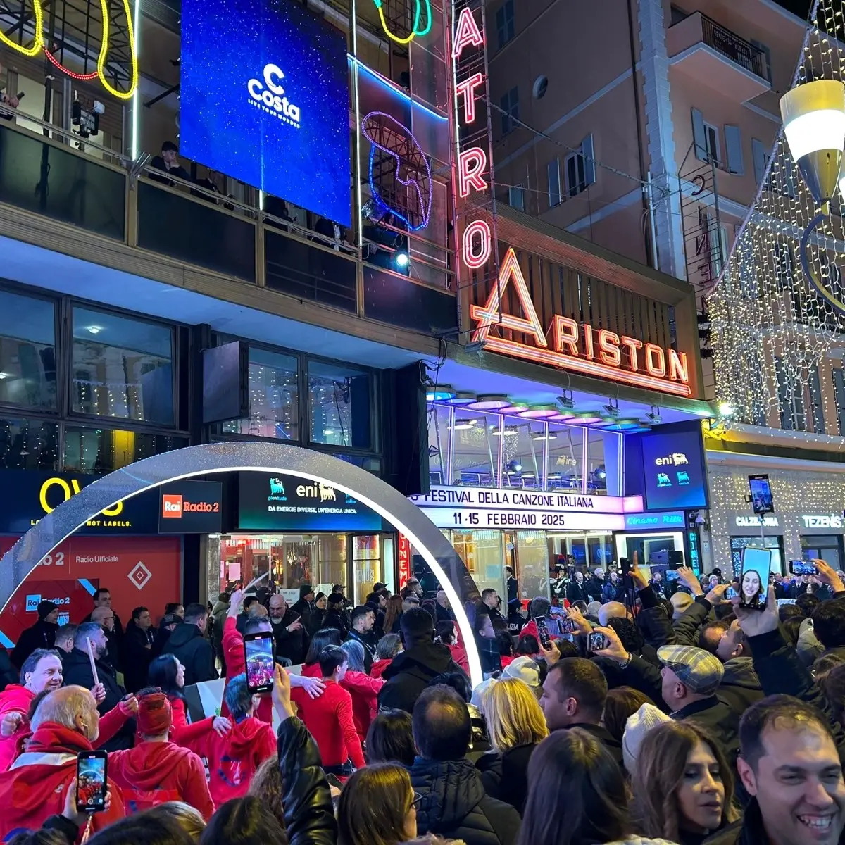 Sanremo vuole più soldi: le etichette minacciano l’addio al Festival già dal 2026\n