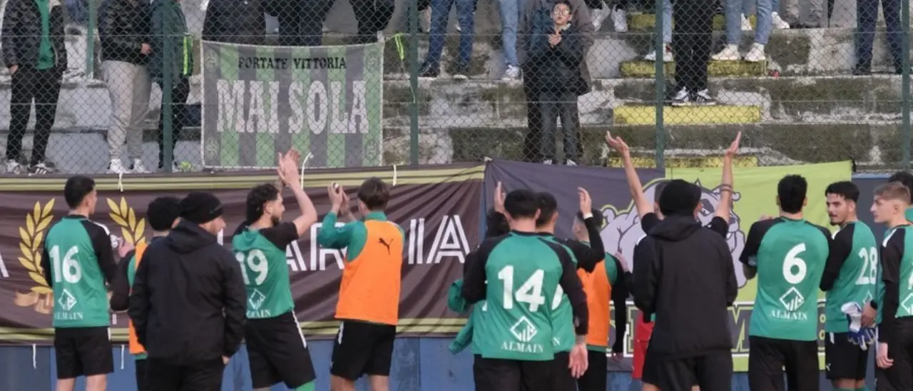 Eccellenza, una Palmese bella e cinica batte la Paolana. Mister Bracco: «Dopo la rivoluzione, nessuno avrebbe scommesso un centesimo su questo gruppo»