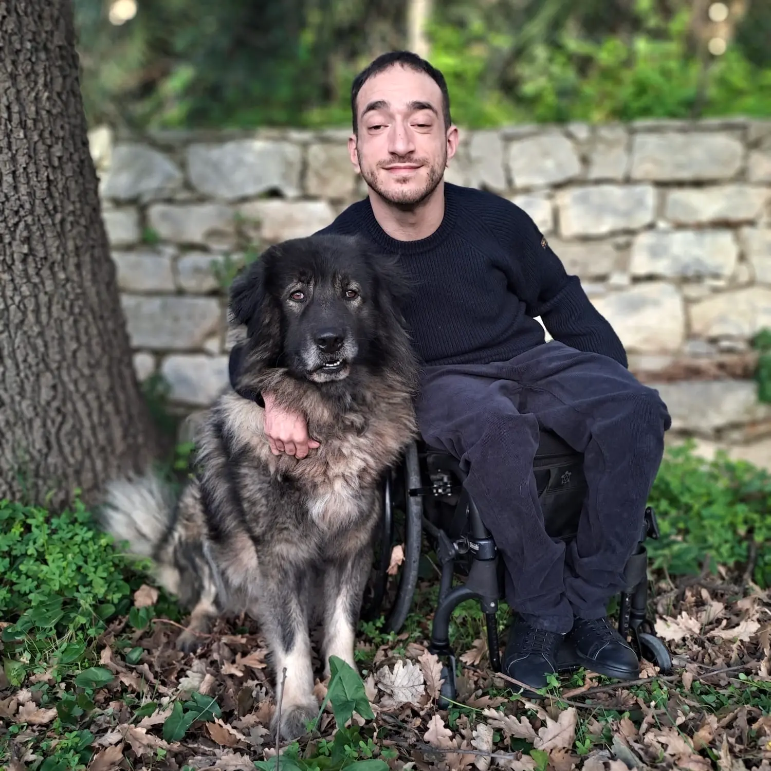 Vita e sogni\u00A0oltre la disabilità, la storia\u00A0di Salvatore Cristiano Misasi: dal viaggio in handbike alla passione per la scrittura\n