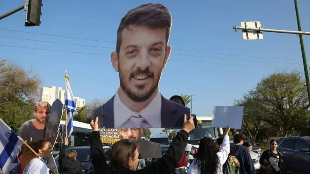 Medio Oriente, i media israeliani:\u00A0«Hamas consegnerà giovedì i corpi di 5 ostaggi»\n
