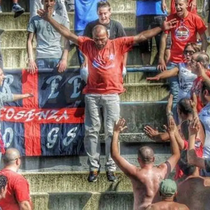 Addio a Uccello:\u00A0è morto\u00A0Salvatore Iaccino,\u00A0anima e cuore degli ultrà del Cosenza
