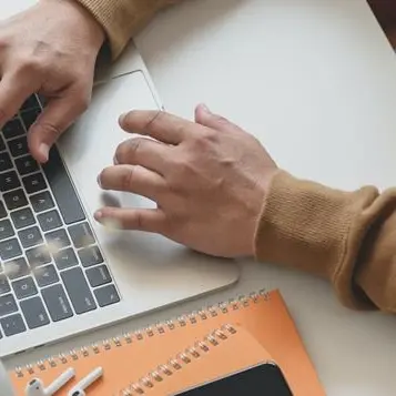 Smart working per fermare lo spopolamento, l’appello di un giovane calabrese a Occhiuto: «Prema l’acceleratore in questa direzione»\n