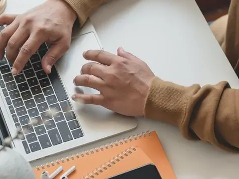 Smart working per fermare lo spopolamento, l’appello di un giovane calabrese a Occhiuto: «Prema l’acceleratore in questa direzione»