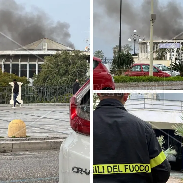 Reggio Calabria, colpito ancora dalle fiamme il lido comunale:\u00A0carabinieri sulle tracce di due presunti autori\n