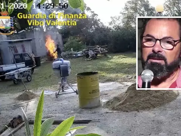 Cimitero degli orrori a Tropea, le dirompenti dichiarazioni del custode: «Il sindaco sapeva tutto ciò che facevo»
