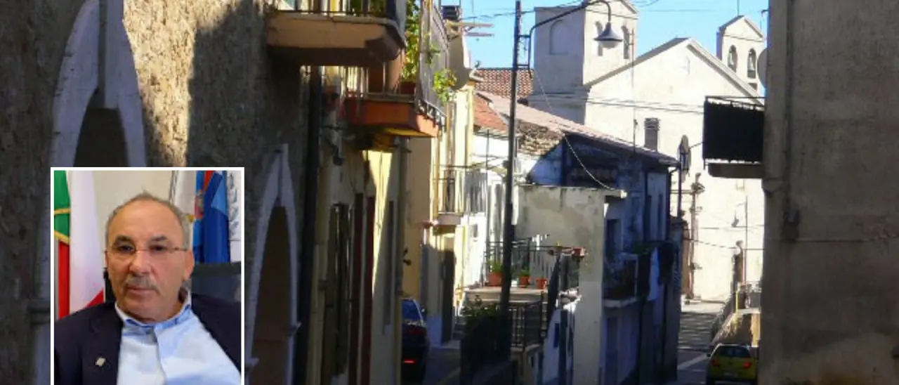 Sciame sismico nel Crotonese, il sindaco di Scandale Barberio chiude le scuole: «Attendiamo l’ok dei tecnici sugli edifici»