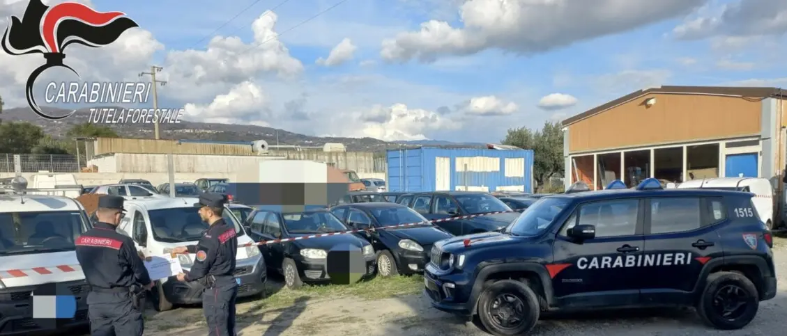 Sequestrati\u00A0capannone e un’area di 6mila mq a\u00A0Lamezia Terme: erano stoccati illecitamente rifiuti\n