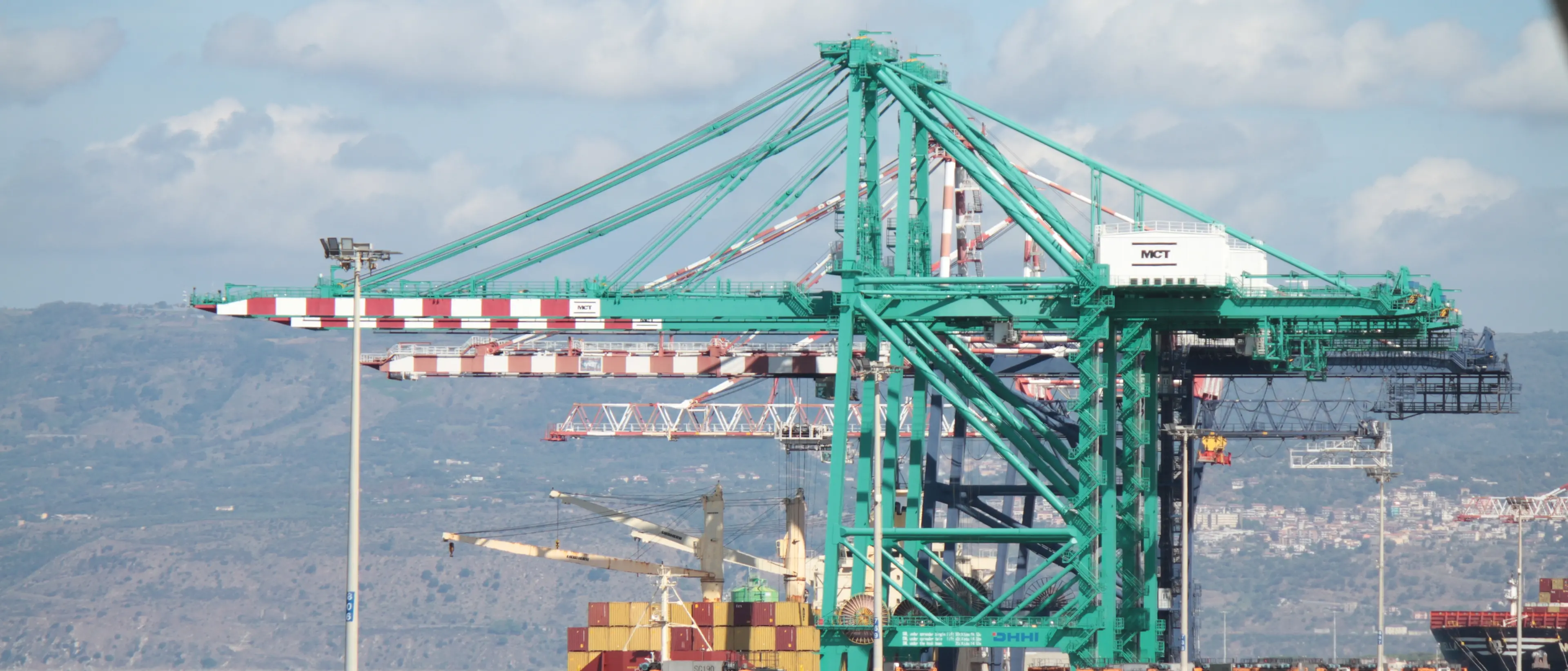 Porto di Gioia Tauro: passa da 18 a 66 milioni\u00A0il finanziamento per\u00A0l’elettrificazione della banchina di levante