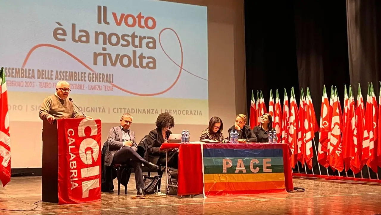 Cgil lancia in Calabria la campagna per i 5 referendum di primavera: «Migliorare il futuro del Paese partendo dal lavoro»