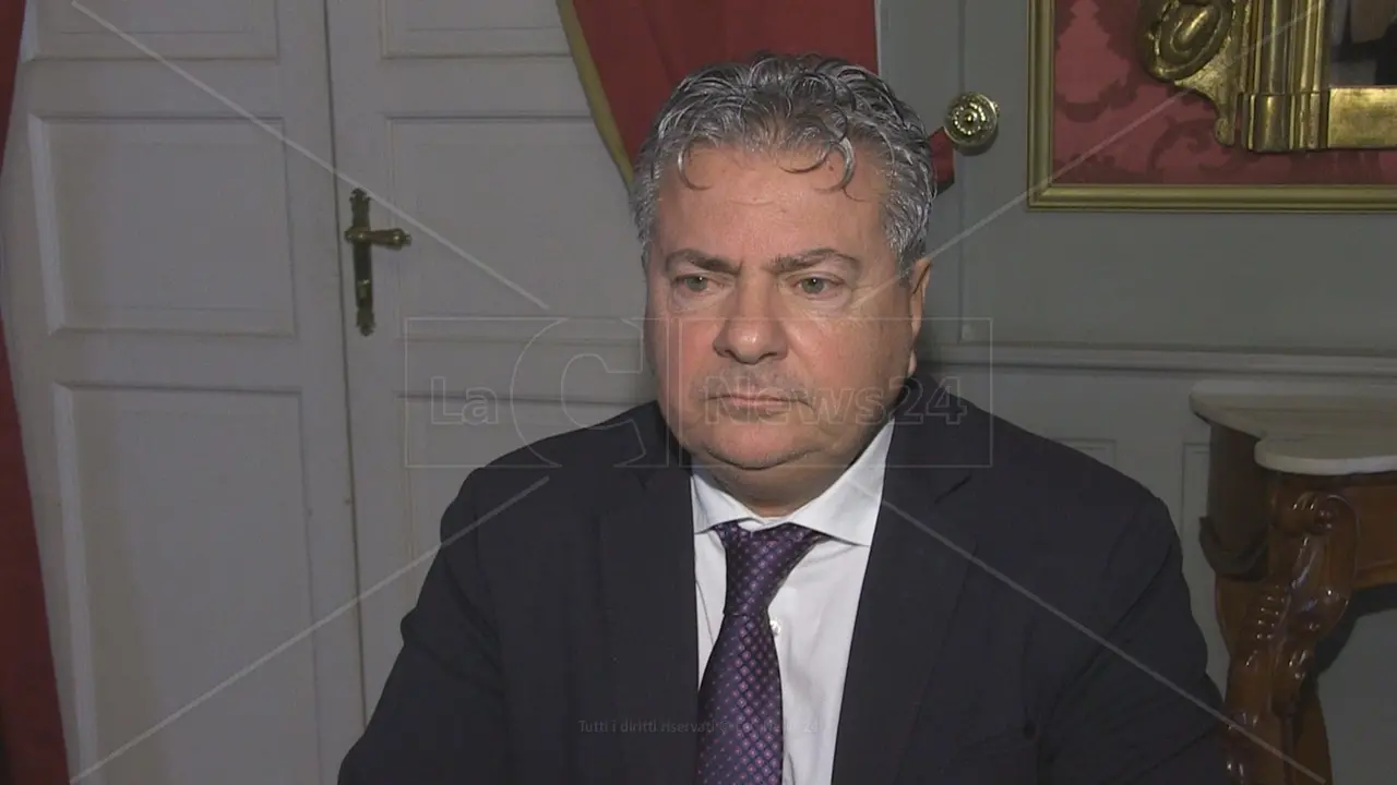 Nuovi ospedali, Mancuso e i capigruppo di maggioranza: «Li stiamo costruendo dopo 20 anni, opposizione in crisi di nervi»\n