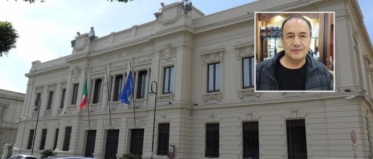 Lucano in Prefettura a Reggio Calabria: «Pronto ad affrontare a viso aperto il rebus della decadenza da sindaco di Riace»\n