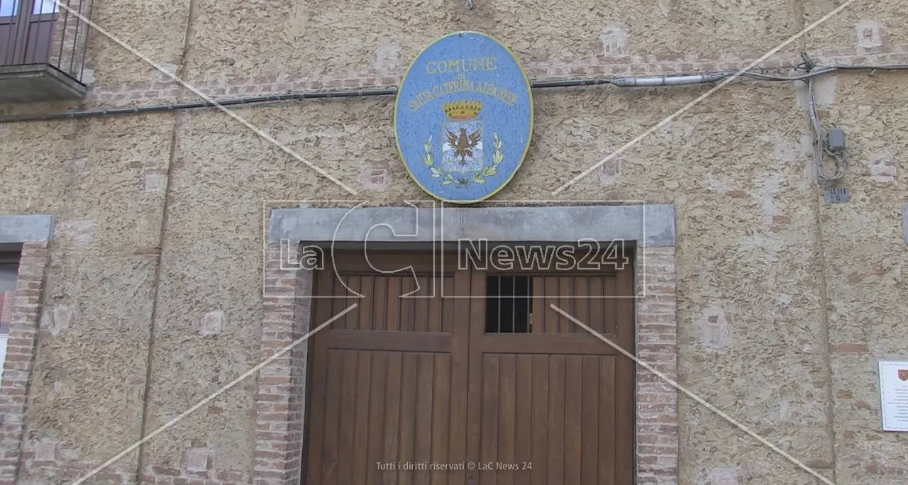 Appalto rifiuti, il Tar dà ragione all’impresa esclusa dal Comune di Santa Caterina Albanese\n