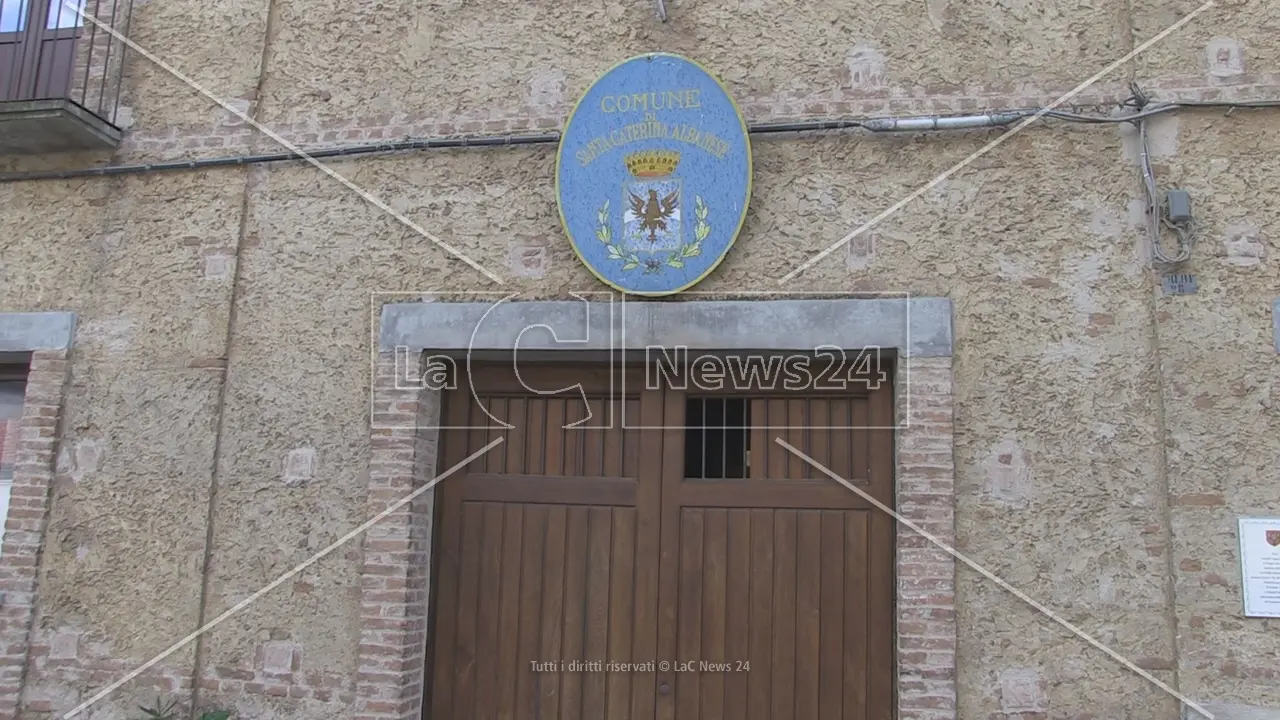 Appalto rifiuti, il Tar dà ragione all’impresa esclusa dal Comune di Santa Caterina Albanese\n