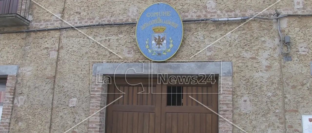 Appalto rifiuti, il Tar dà ragione all’impresa esclusa dal Comune di Santa Caterina Albanese\n
