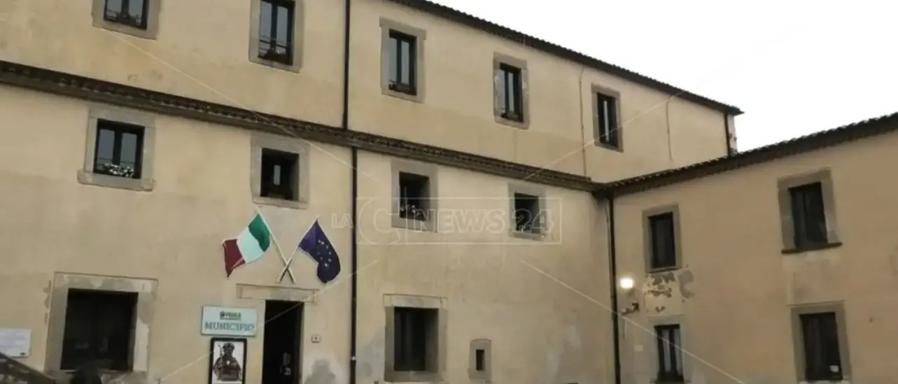 Comune di Paola, nominato il commissario dopo le dimissioni di 9 consiglieri\n