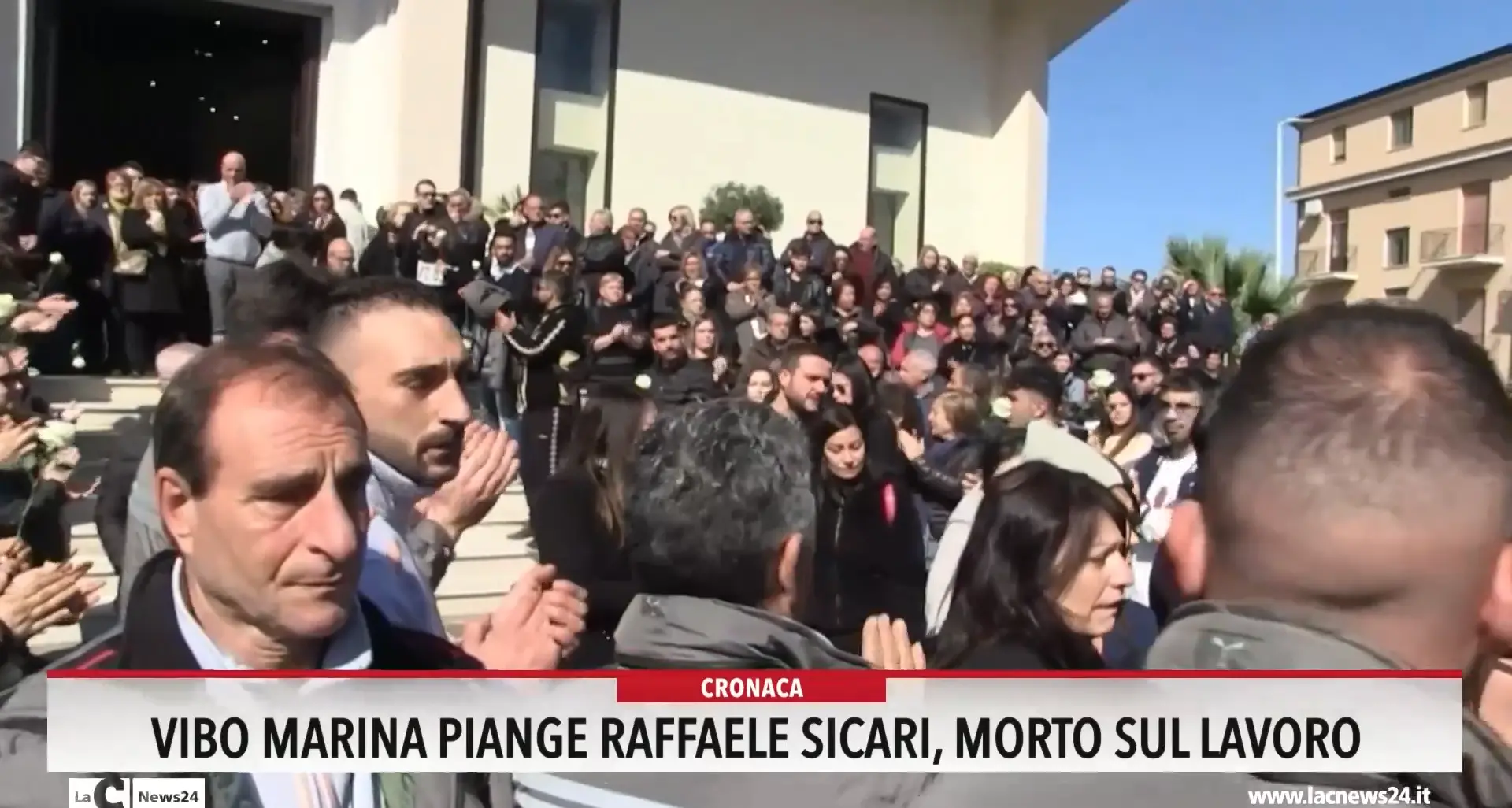 Vibo marina piange Raffaele Sicari, morto sul lavoro