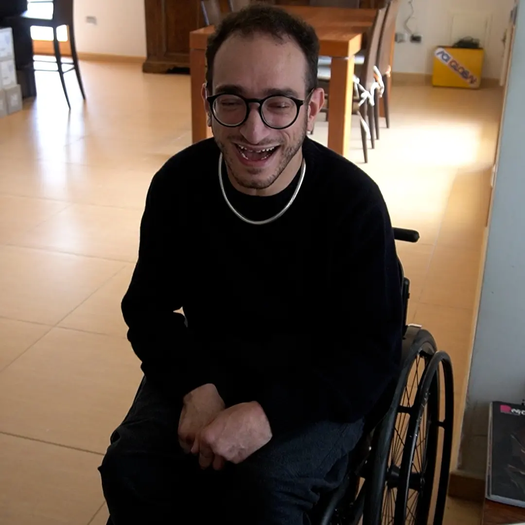 La sfida di Cristiano Misasi oltre la disabilità: «Attraverserò\u00A0la Calabria in handbike, per me niente è impossibile»\n