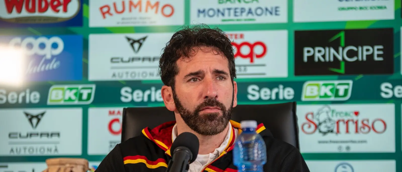 Spezia-Catanzaro, Caserta: «Affrontiamo una squadra in lotta per la Serie A diretta, ma ci siamo preparati bene»