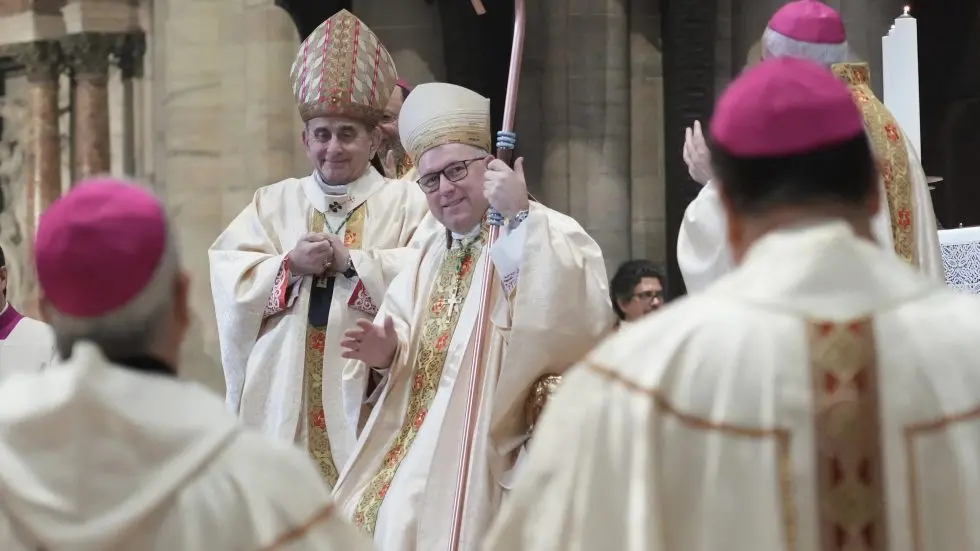 Alberto Torriani ordinato arcivescovo a Milano: è stato scelto dal papa per guidare la Diocesi di\u00A0Crotone