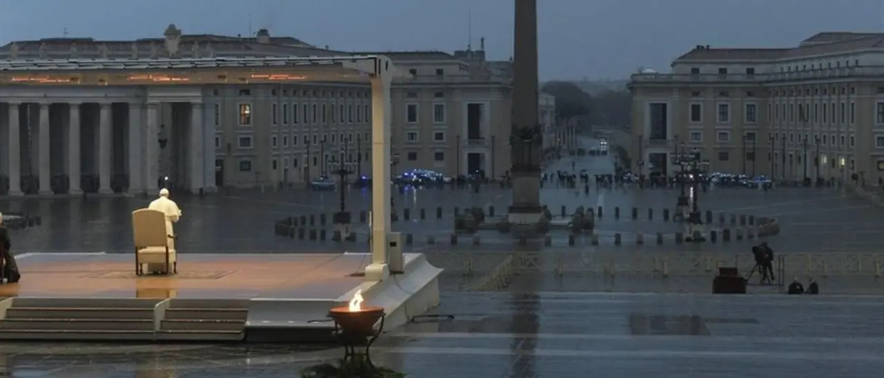 Cosa succede quando muore un Papa: tradizioni e rituali millenari dal funerale al Conclave