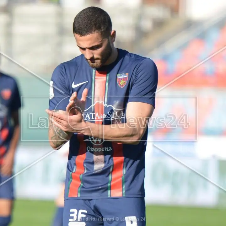 Cosenza, la Serie C è dietro l'angolo. Il Palermo cala il tris al Marulla