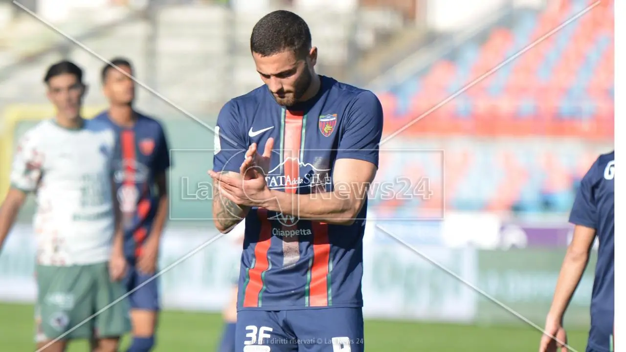 Cosenza, la Serie C è dietro l'angolo. Il Palermo cala il tris al Marulla