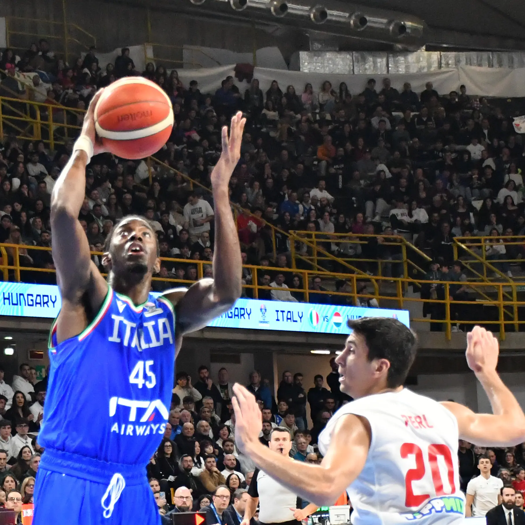 Basket, l'Ungheria è corsara al Palacalafiore di Reggio Calabria: l’Italia di Pozzecco battuta 67-71\n
