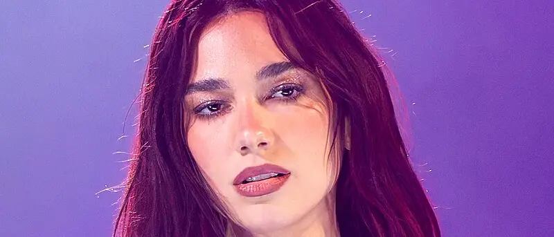 Dua Lipa prepara il viaggio in Calabria?\u00A0La rivelazione dello chef Mazzei: «Incuriosita dalle comunità arbereshe»\n