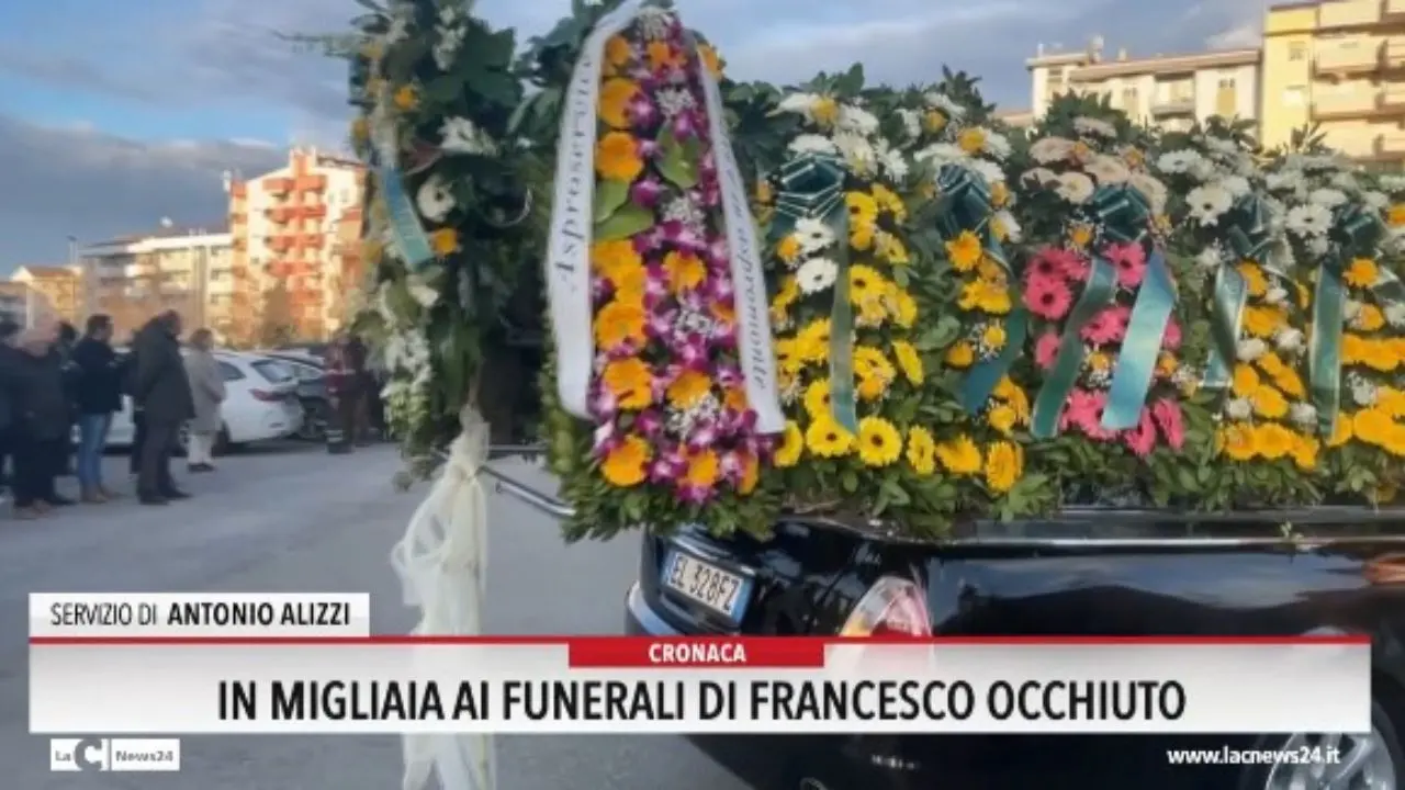 In migliaia ai funerali di Francesco Occhiuto