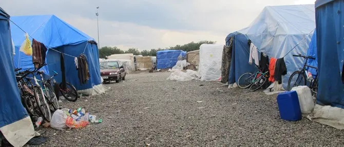 «Nella Piana di Gioia condizioni sanitarie critiche per i\u00A0migranti, a causa di duro lavoro e alloggi precari», l’allarme di Medu