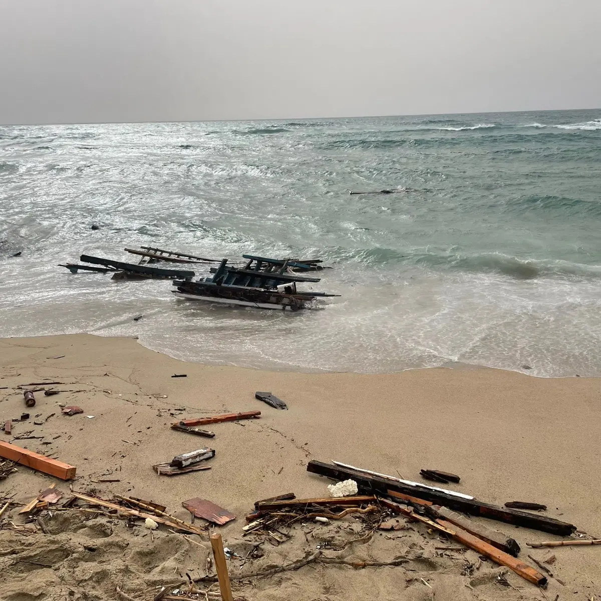 Strage di Cutro, due anni dopo: oggi altri due eventi a Crotone per ricordare le 94 vittime del naufragio\n