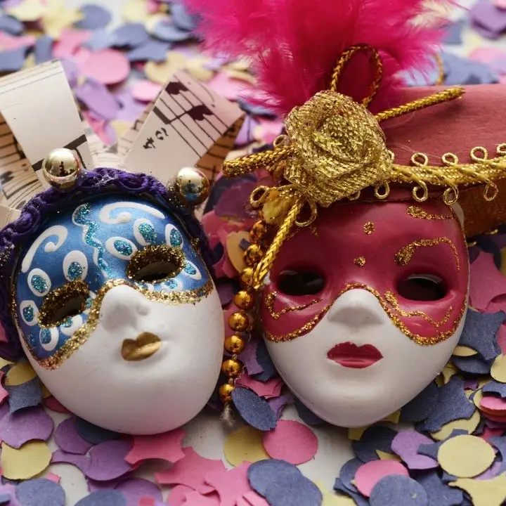 Anche Vibo si prepara al Carnevale 2025: sfilate, carri e spettacoli per grandi e piccoli. Il programma