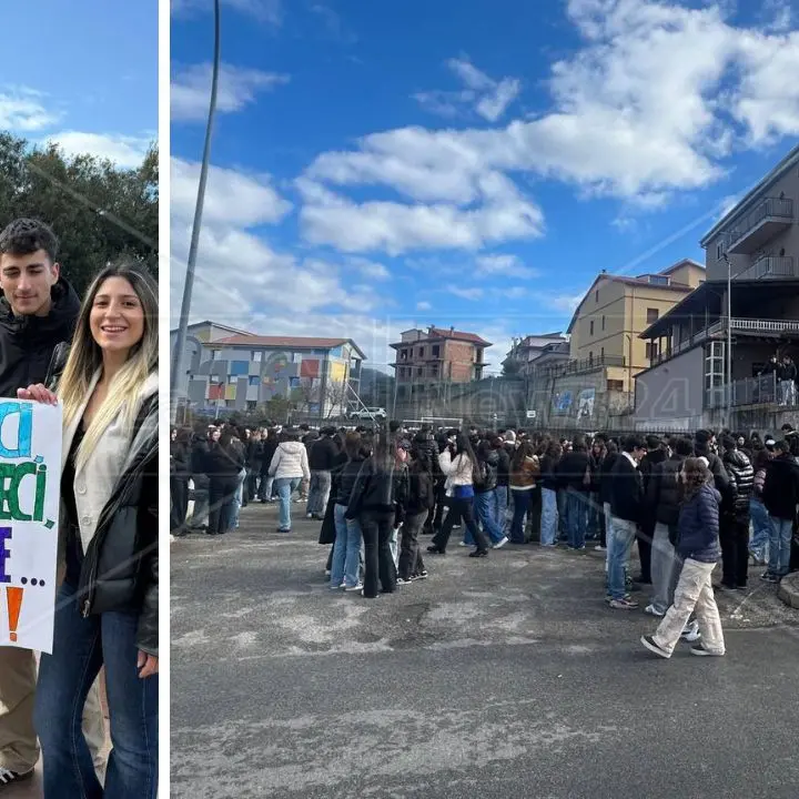 Deepfake ad Acri, studenti in piazza: «La vicenda non sia insabbiata, vogliamo vicinanza per le vittime»