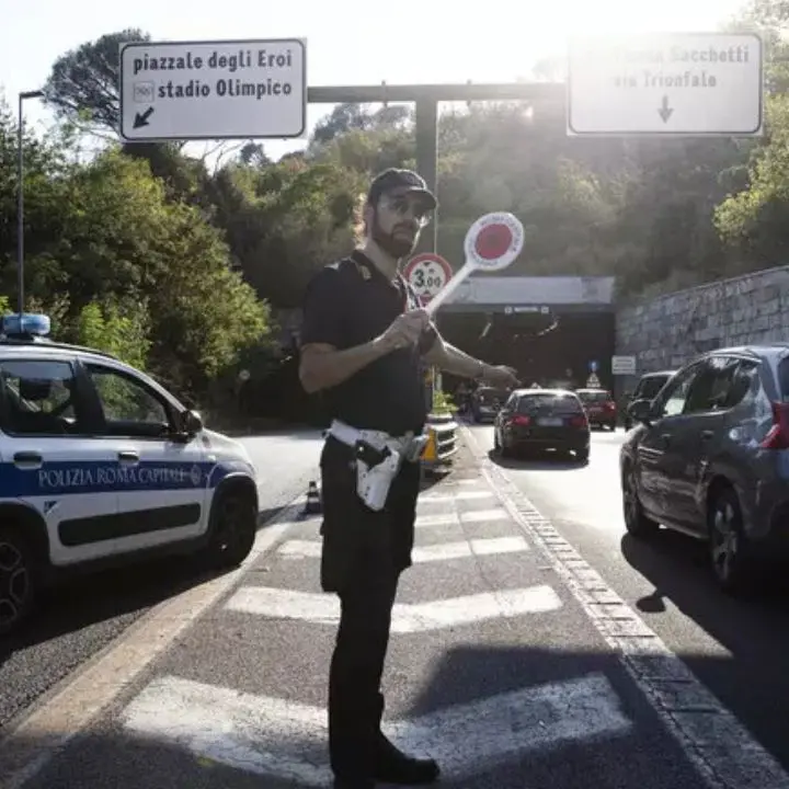 Roma, tragedia sulla Laurentina: diciannovenne\u00A0travolta e uccisa da un’auto\u00A0\u00A0\n