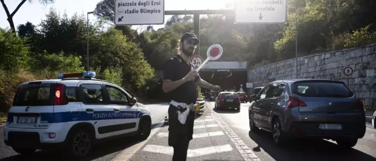 Roma, tragedia sulla Laurentina: diciannovenne\u00A0travolta e uccisa da un’auto\u00A0\u00A0\n