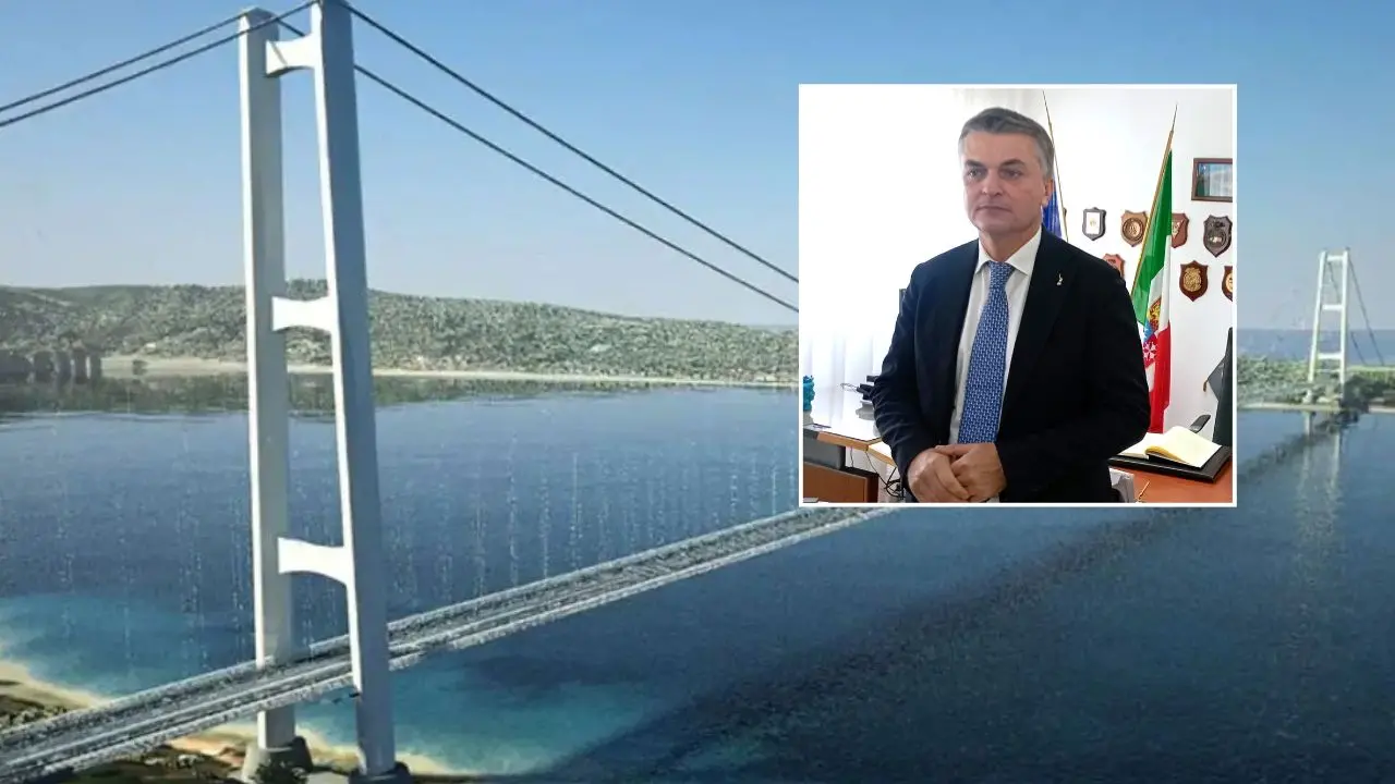 «Ponte sullo Stretto? Dubbi solo in Italia, altri lo avrebbero già fatto», dal Porto di Gioia il viceministro Rixi spinge l'opera