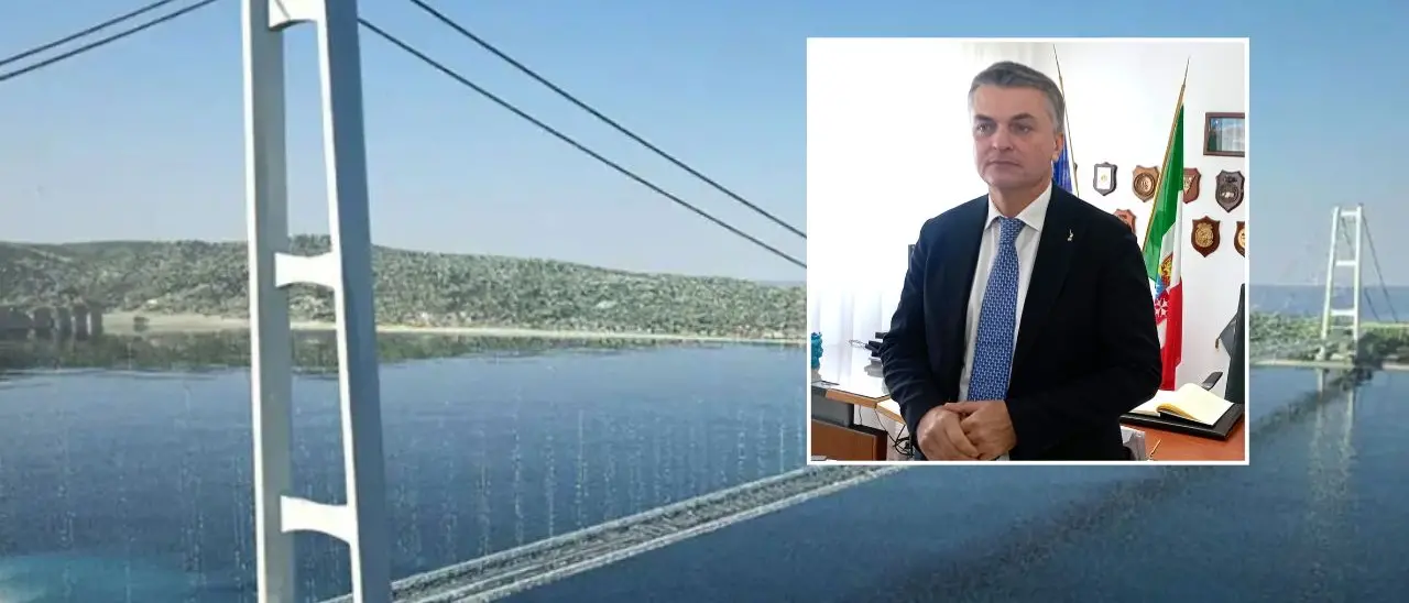 «Ponte sullo Stretto? Dubbi solo in Italia, altri lo avrebbero già\u00A0fatto», dal Porto di Gioia\u00A0il viceministro\u00A0Rixi spinge\u00A0l'opera\n