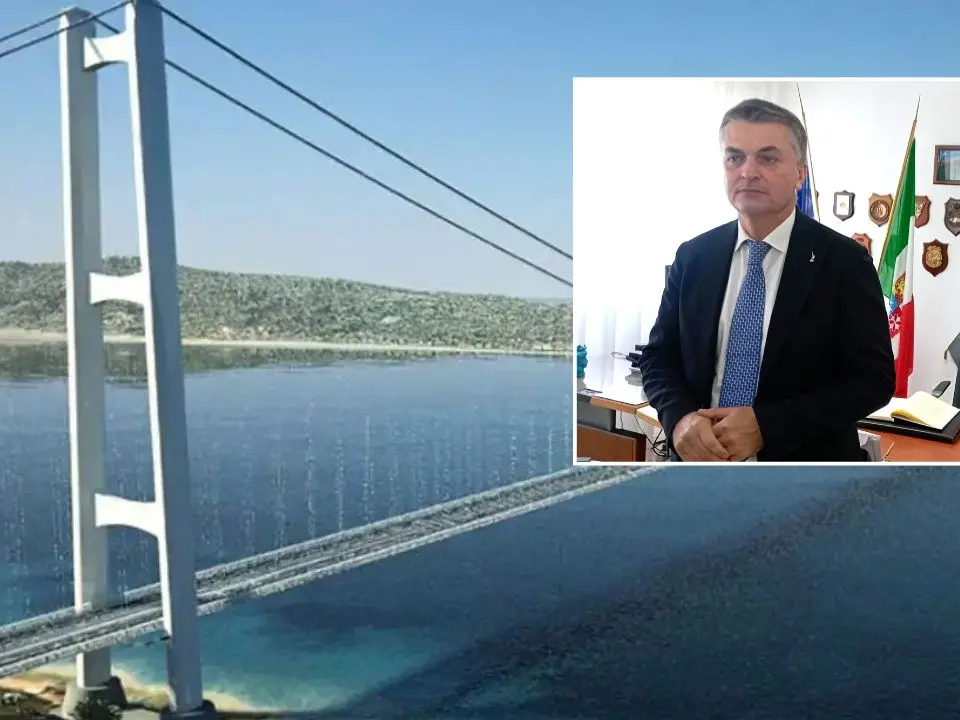 «Ponte sullo Stretto? Dubbi solo in Italia, altri lo avrebbero già fatto», dal Porto di Gioia il viceministro Rixi spinge l'opera