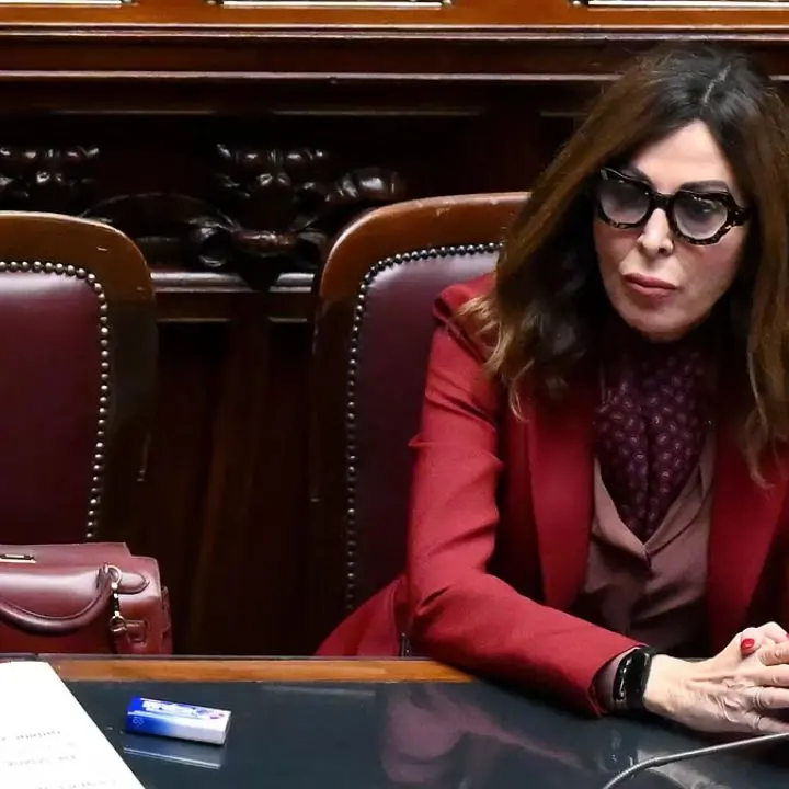 Santanchè, la\u00A0Camera respinge la mozione di sfiducia contro la ministra del Turismo\n